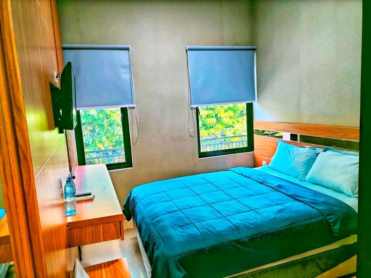 Cozy Residence Tomang Jacarta Exterior foto