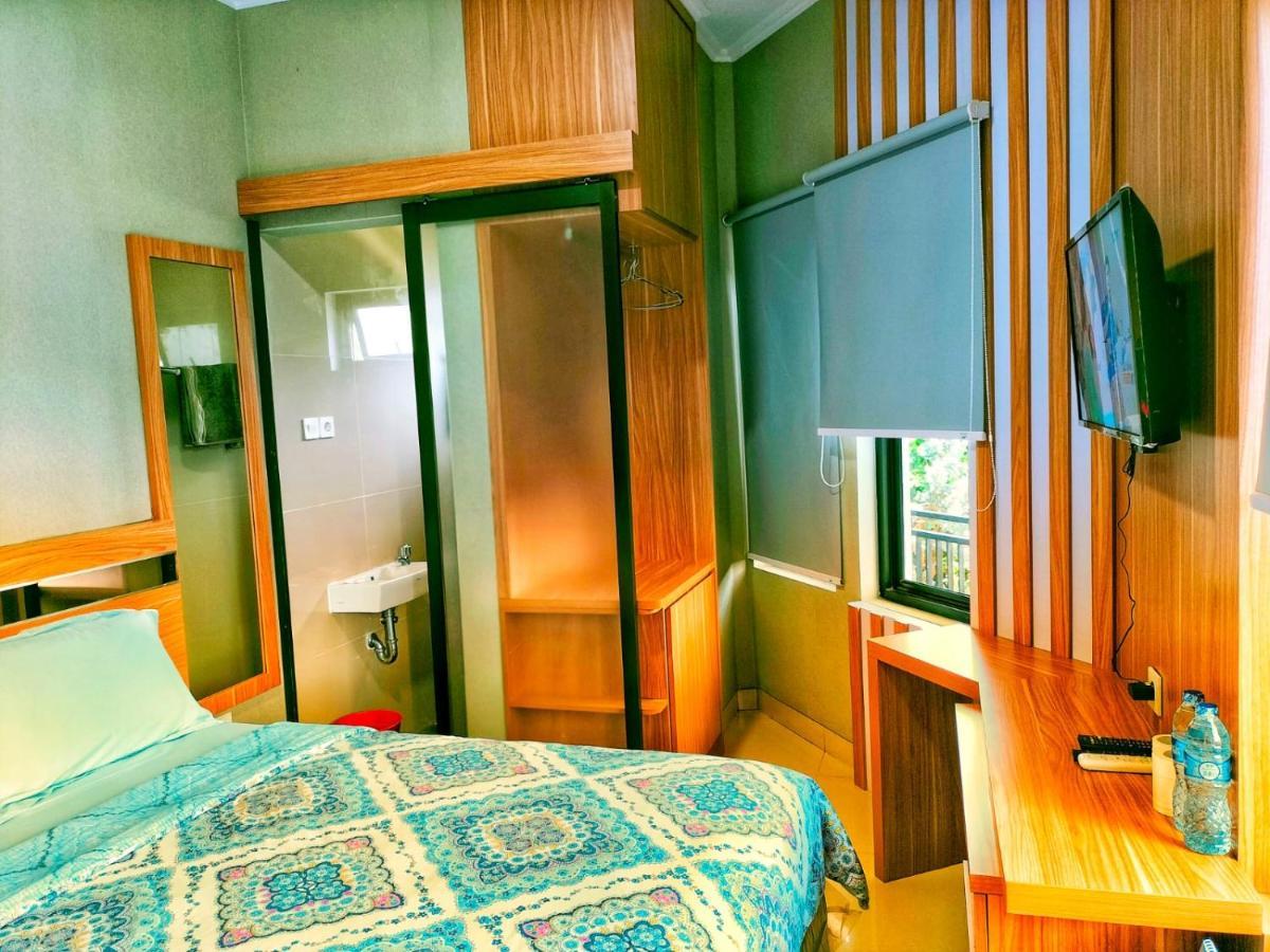 Cozy Residence Tomang Jacarta Exterior foto