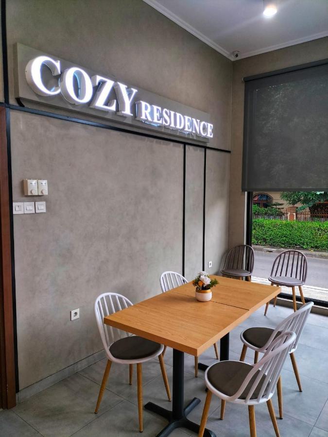 Cozy Residence Tomang Jacarta Exterior foto